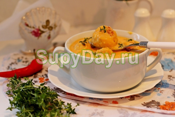 Питательный тыквенный суп с фрикадельками