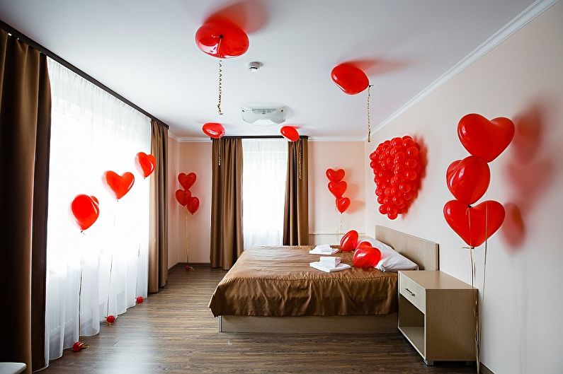 Как украсить квартиру на 14 февраля - Воздушные шары