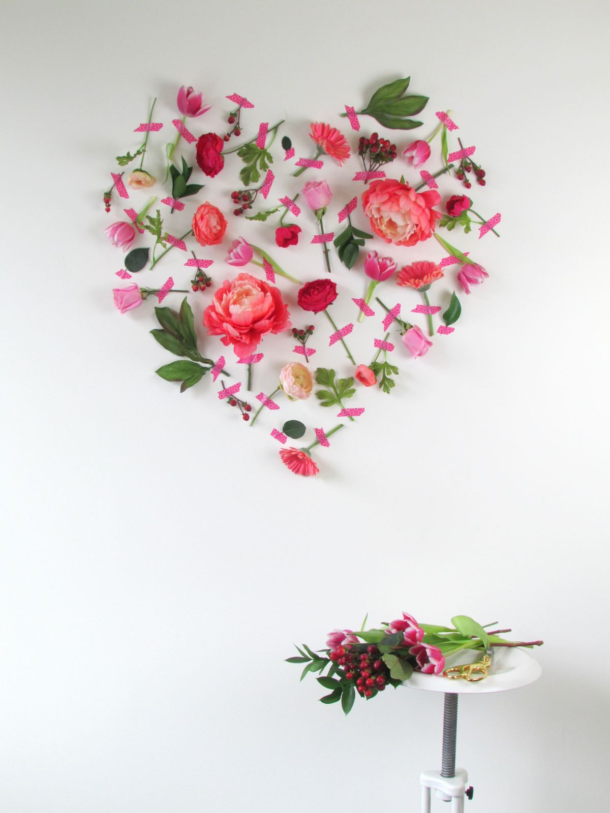 Украшение стен цветами на день святого валентина