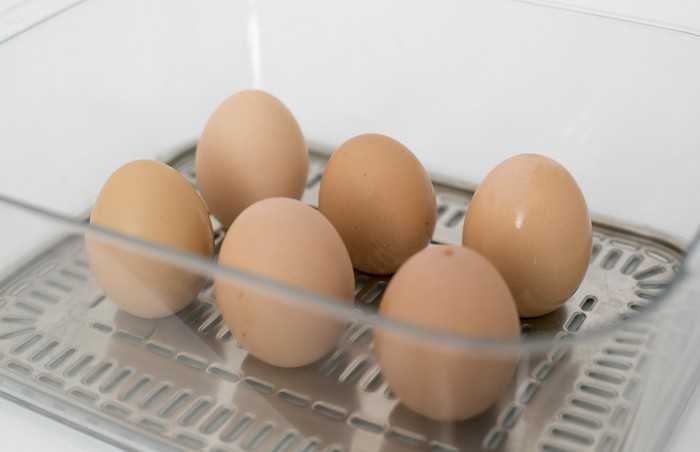 Сколько можно хранить яйцо всмятку